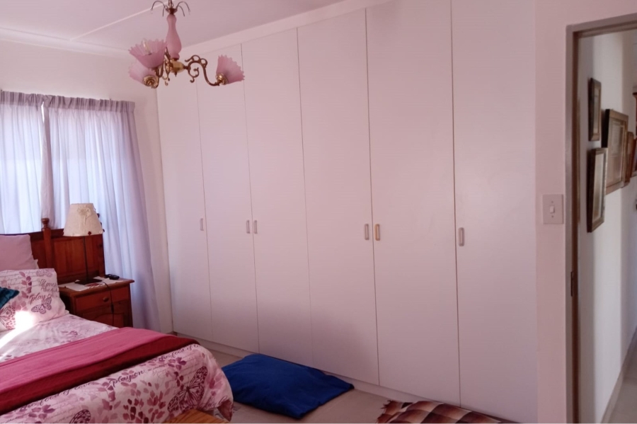 3 Bedroom Property for Sale in Wavecrest Eastern Cape